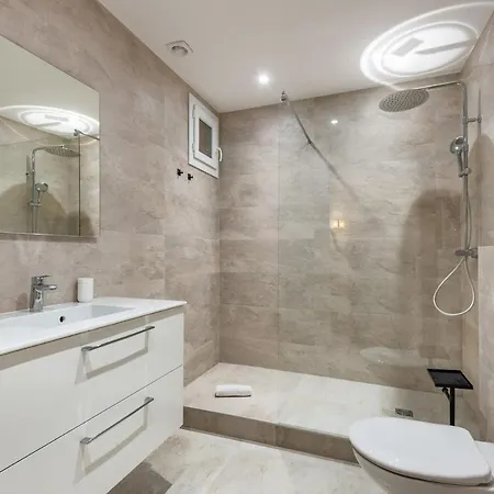 X#prestige#arcdetriomphe#champsélysées#2bedrooms#ac Parigi